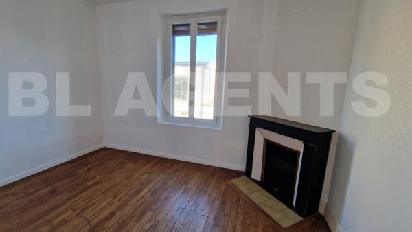 Maison 4 pieces au coeur de ROMILLY SUR SEINE - 2 chambres, possible 3. Jardin clos