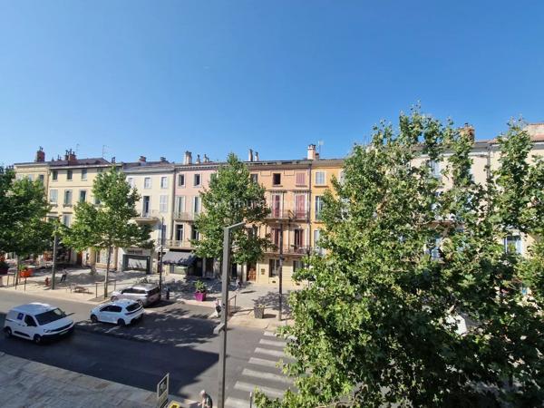 Location                                                      Bureau
                        
                                         122 m2                     à Draguignan