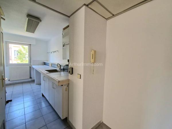 Location                                                      Bureau
                        
                                         122 m2                     à Draguignan