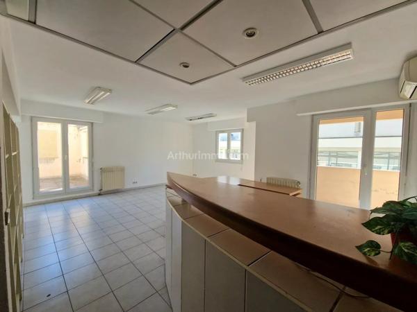 Location                                                      Bureau
                        
                                         122 m2                     à Draguignan