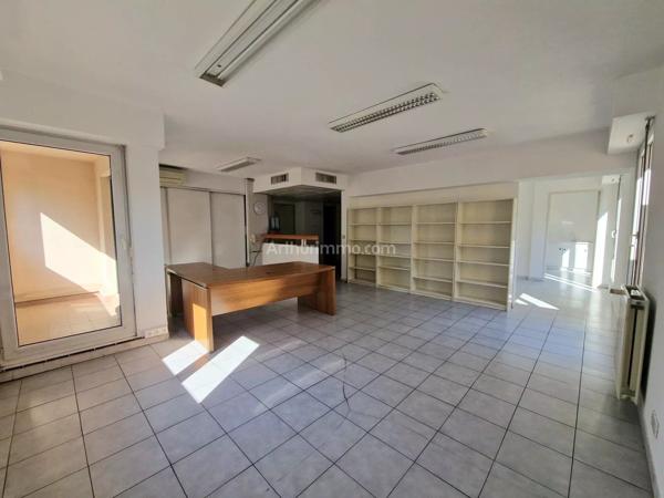 Location                                                      Bureau
                        
                                         122 m2                     à Draguignan