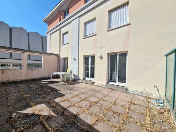 Location                                                      Bureau
                        
                                         122 m2                     à Draguignan