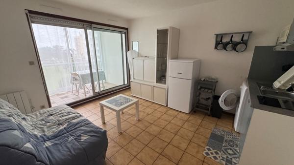 Studio meublée avec Loggia