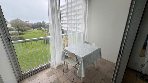 Studio meublée avec Loggia