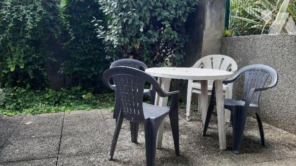 A vendre studio RENNES quartier Fac de droit (métro jules Ferry) Dans résidence années 90 avec ...
