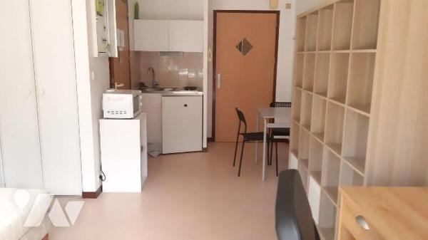 A vendre studio RENNES quartier Fac de droit (métro jules Ferry) Dans résidence années 90 avec ...