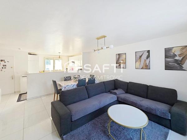 Maison moderne avec 4 chambres et un jardin