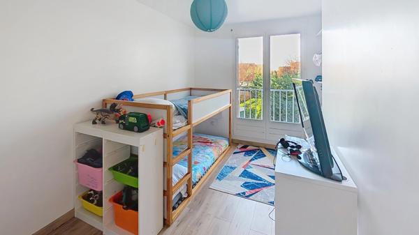 Maison moderne avec 4 chambres et un jardin