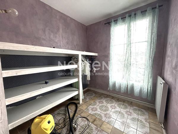 MAISON DE CARACTERE DE 130m² 3 CHAMBRES SUR 3 NIVEAUX EN PLEIN-CENTRE VILLENTROIS (INDRE 36)