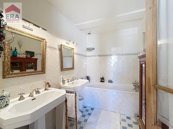 AIX EN PROVENCE  DUPLEX DE 5 pièces 119 Mm²  TERRASSE cave