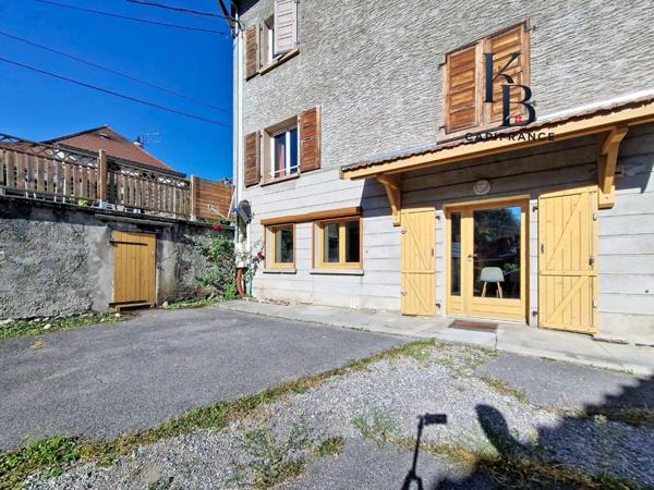 SAINT JEOIRE (74) - A LOUER - T1 Bis avec 2 places de parking