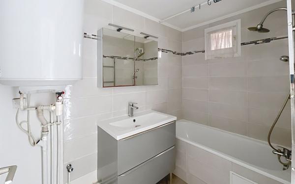 Appartement à vendre    2 pièces • 28,50 m2 Fréjus