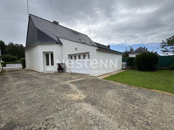 À vendre - Charmante maison proche du centre de Locminé avec 4 chambres et un garage