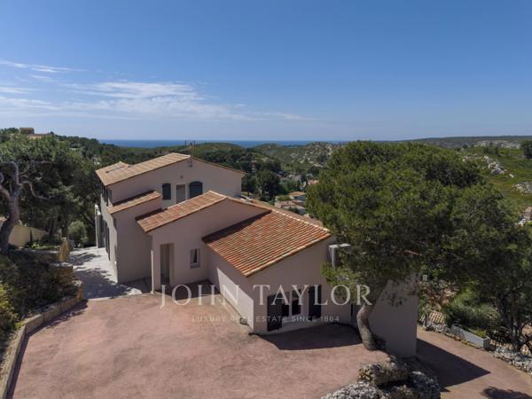 Villa contemporaine vue mer avec jacuzzi à Ensuès-la-Redonne