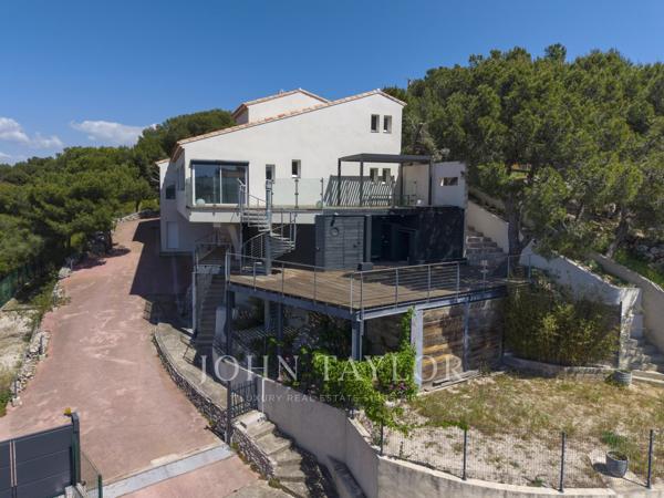 Villa contemporaine vue mer avec jacuzzi à Ensuès-la-Redonne