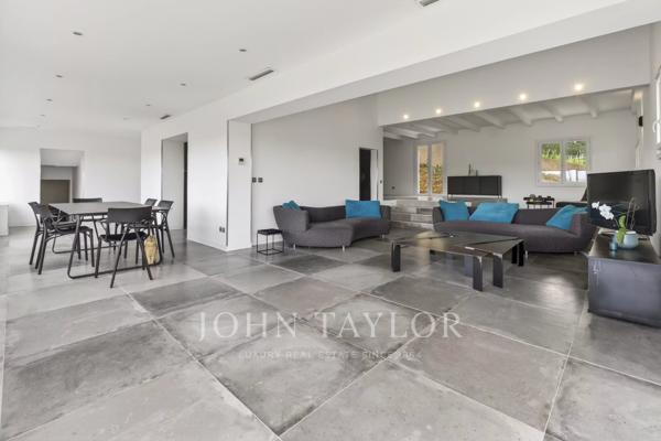 Villa contemporaine vue mer avec jacuzzi à Ensuès-la-Redonne