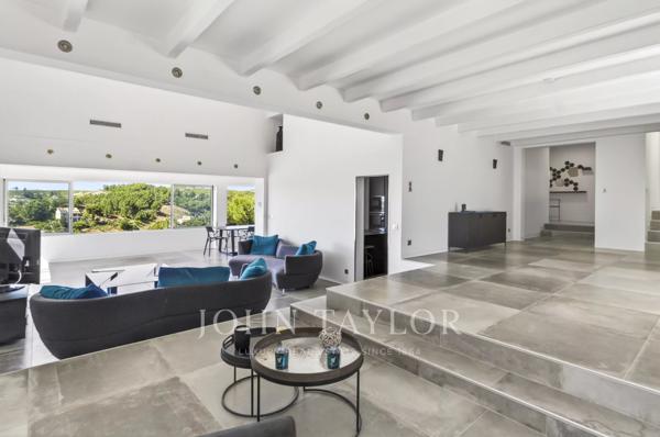 Villa contemporaine vue mer avec jacuzzi à Ensuès-la-Redonne