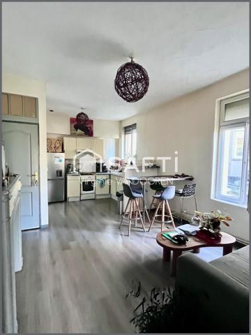Appartement face aux remparts avec toit terrasse