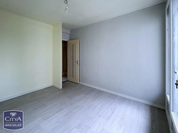 Appartement à vendre 4 pièces 66m² Saint-Quentin (02100)
