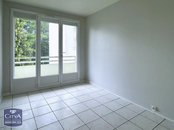 Appartement à vendre 4 pièces 66m² Saint-Quentin (02100)