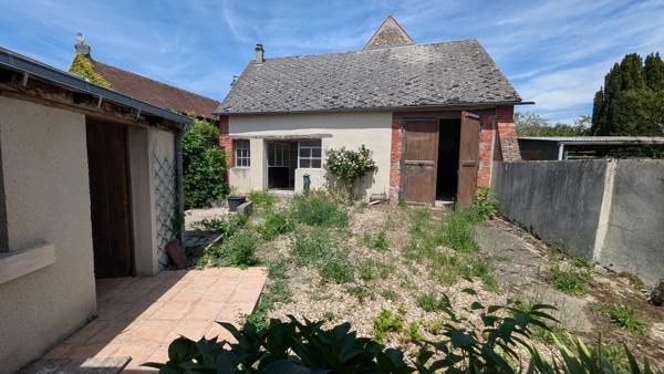 Vente                                                      Maison de village
                        
                     4 pièces                      97 m2                     à Aubigny-sur-Nère