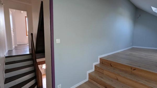 Vente                                                      Maison de village
                        
                     4 pièces                      97 m2                     à Aubigny-sur-Nère