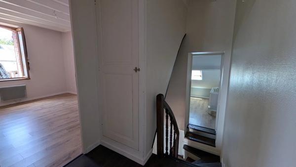 Vente                                                      Maison de village
                        
                     4 pièces                      97 m2                     à Aubigny-sur-Nère