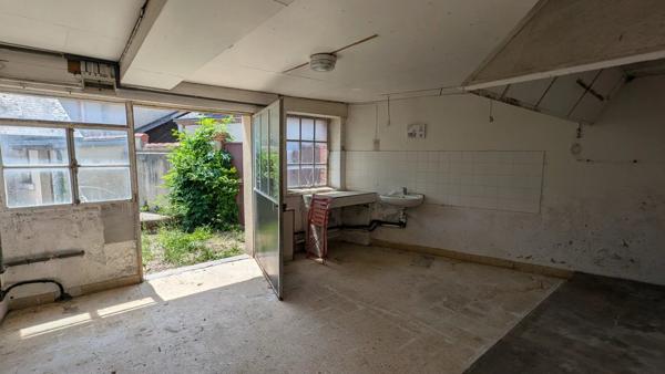 Vente                                                      Maison de village
                        
                     4 pièces                      97 m2                     à Aubigny-sur-Nère