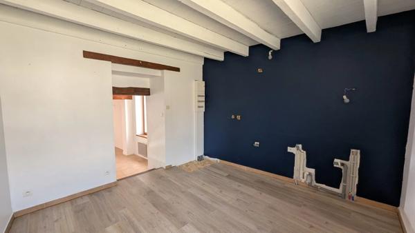 Vente                                                      Maison de village
                        
                     4 pièces                      97 m2                     à Aubigny-sur-Nère