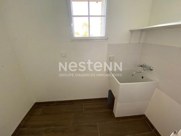 Pleuven maison en pierre de 290 m² sur un terrain de 1277 m² proche bourg .