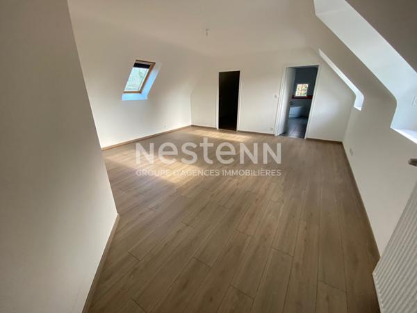 Pleuven maison en pierre de 290 m² sur un terrain de 1277 m² proche bourg .