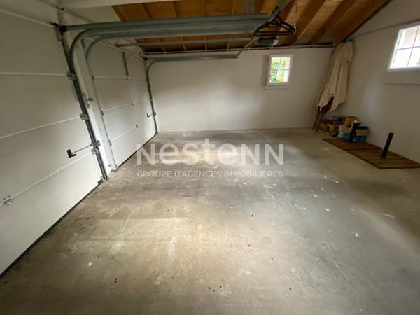 Pleuven maison en pierre de 290 m² sur un terrain de 1277 m² proche bourg .