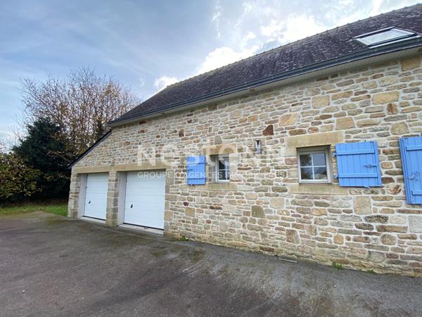 Pleuven maison en pierre de 290 m² sur un terrain de 1277 m² proche bourg .