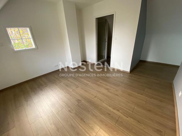 Pleuven maison en pierre de 290 m² sur un terrain de 1277 m² proche bourg .