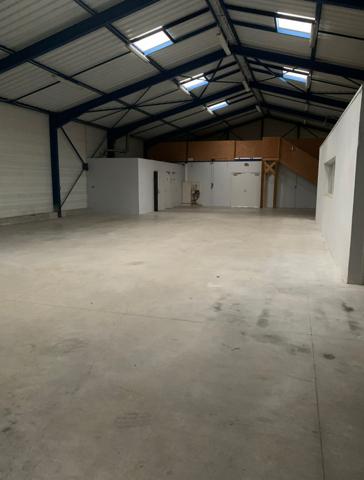 Guipavas (29490) BEL ENTREPOT AVEC BUREAUX GUIPAVAS