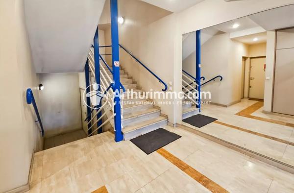 Vente                                                      Appartement
                        
                     5 pièces                      100 m2                     à Ris-Orangis