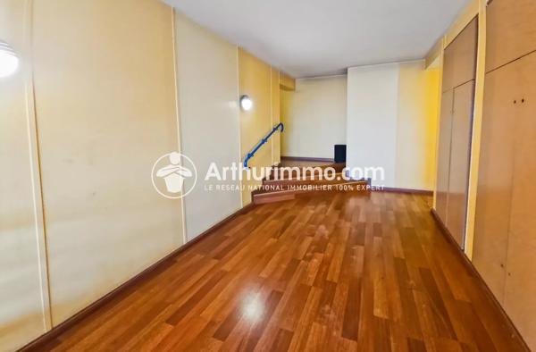 Vente                                                      Appartement
                        
                     5 pièces                      100 m2                     à Ris-Orangis