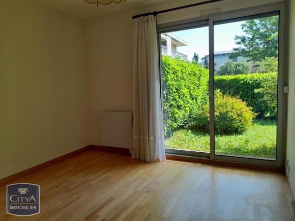 Appartement à louer 2 pièces 71.49m²