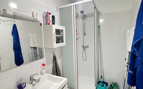 Appartement à vendre    1 pièce • 28,22 m2 Paris 19