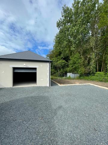 Maison à vendre    4 pièces •  Contres