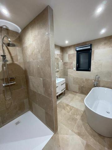 Maison à vendre    4 pièces •  Contres