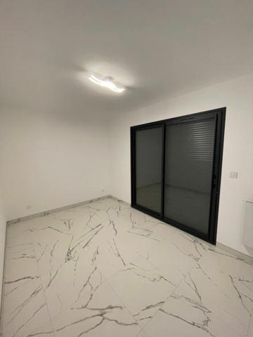 Maison à vendre    4 pièces •  Contres