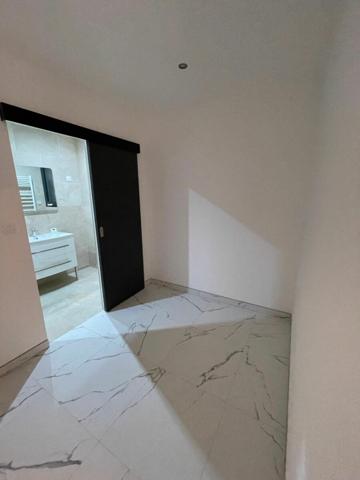 Maison à vendre    4 pièces •  Contres