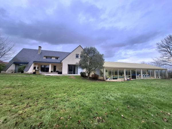 À vendre - Maison individuelle, 9 pièces située à Mamers (72600)