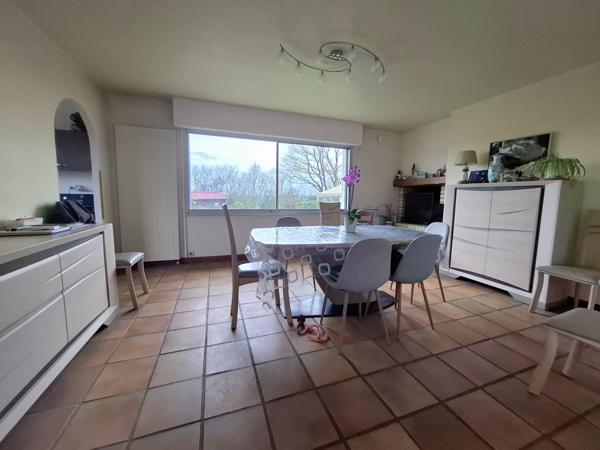 À vendre - Maison individuelle, 9 pièces située à Mamers (72600)