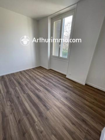 Vente                                                      Maison
                        
                     5 pièces                      146 m2                     à Givors