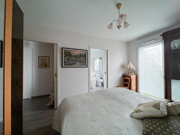 Appartement - dernier étage, résidence moderne et récente, ascenseur, terrasse - garage double en sous-sol