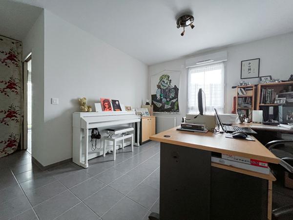 Appartement - dernier étage, résidence moderne et récente, ascenseur, terrasse - garage double en sous-sol