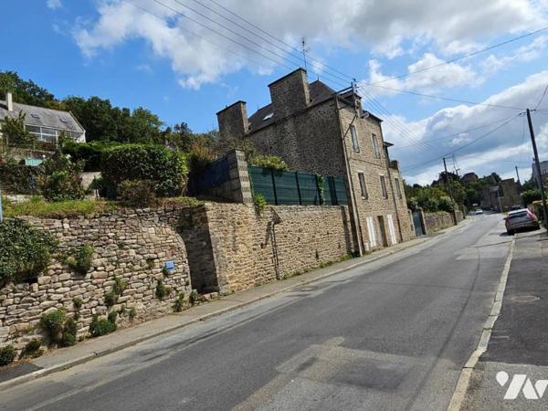 Bâtisse en pierre au charme singulier – Fort potentiel à réinventer