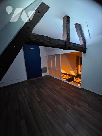 Bâtisse en pierre au charme singulier – Fort potentiel à réinventer